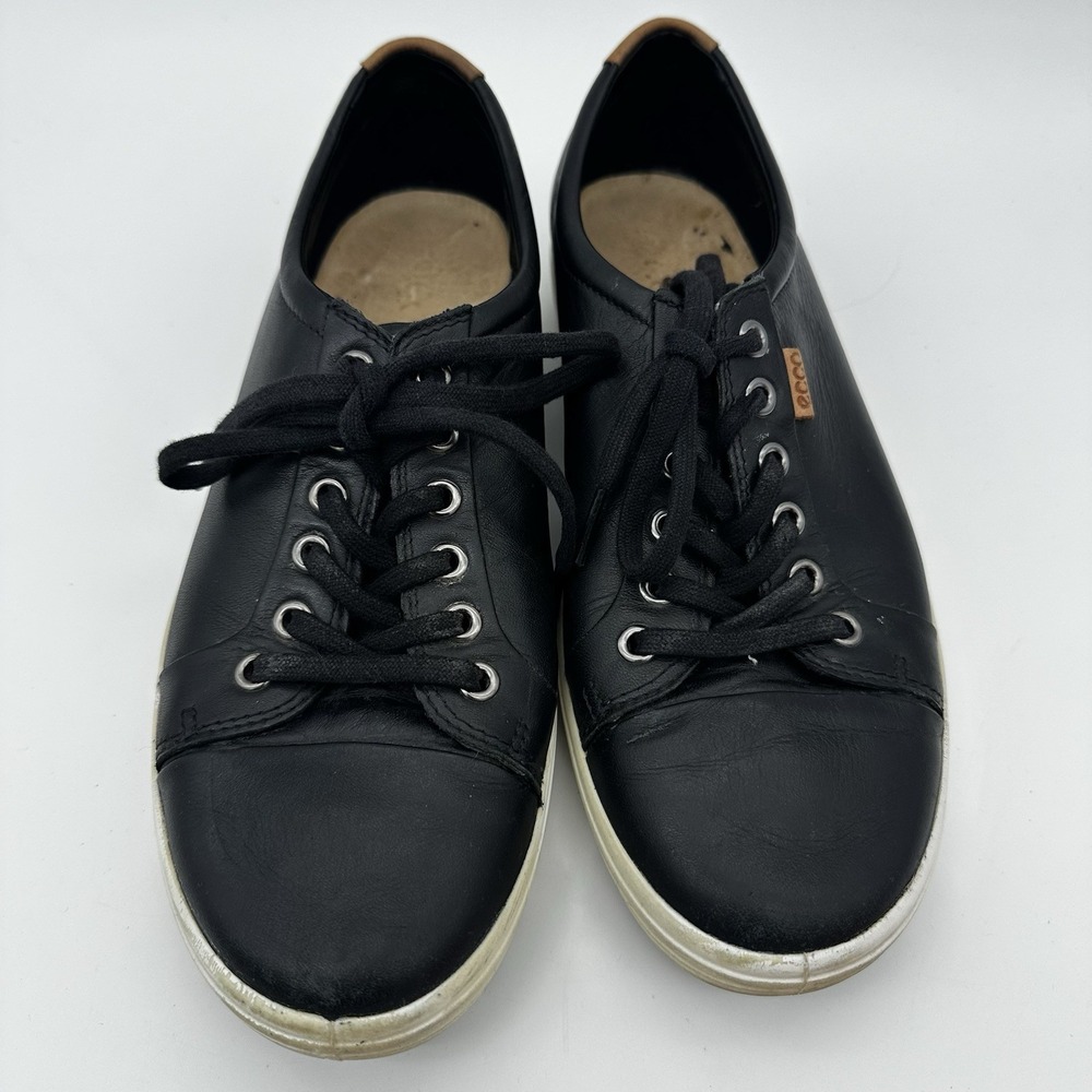 Ecco Woman's Size 9-9.5 Extra Wide Black Lace Up Sneakers